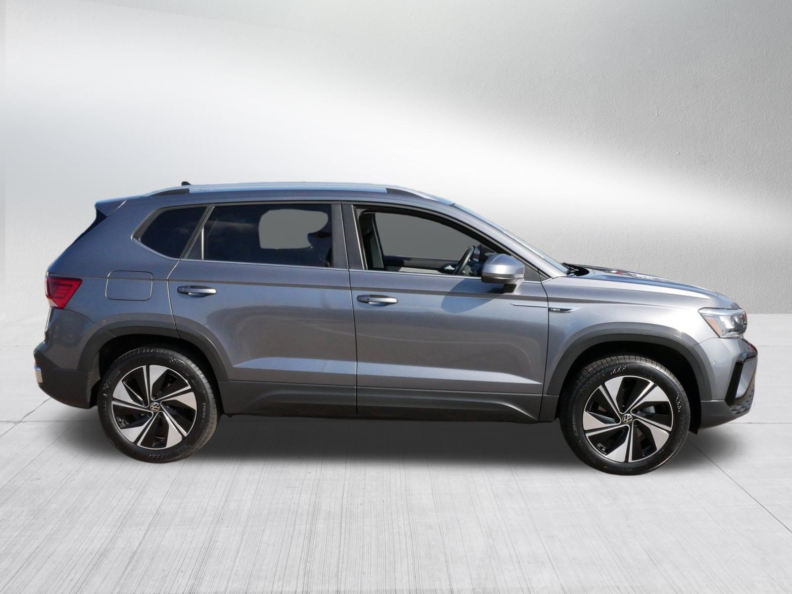 Used 2024 Volkswagen Taos SE AWD/4WD image 8