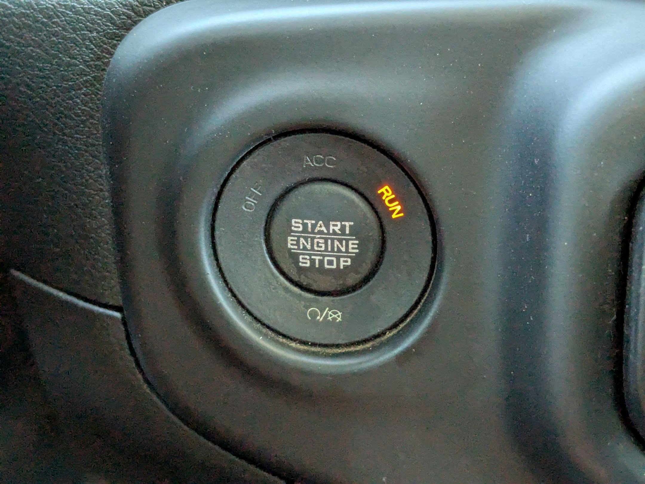 Used 2018 Jeep Wrangler Unlimited Sahara w/ Uconnect 4C Nav & Sound Group image 17