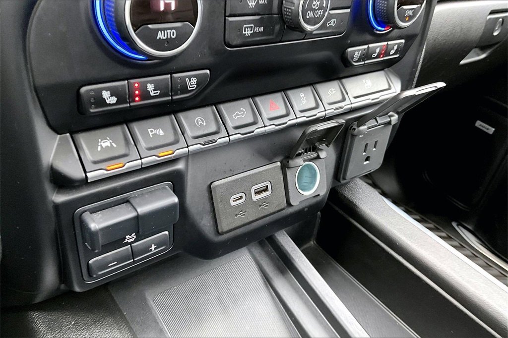 Used 2021 Chevrolet Silverado 1500 LTZ w/ LTZ Premium Package image 17