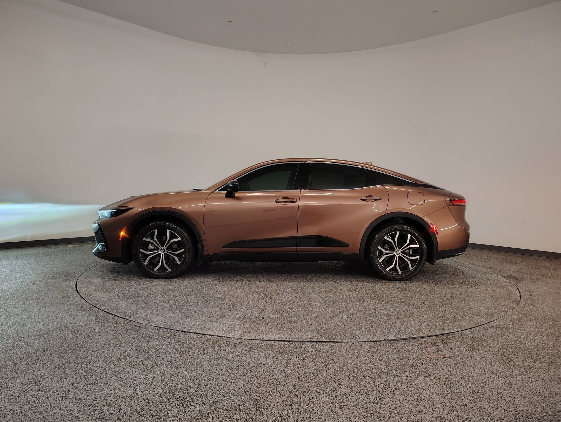 Used 2026 Toyota Crown XLE image 2