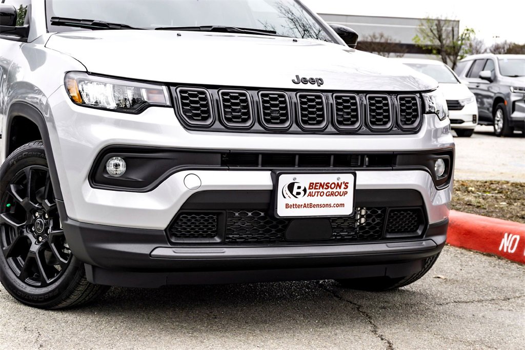 New 2026 Jeep Compass Latitude image 3