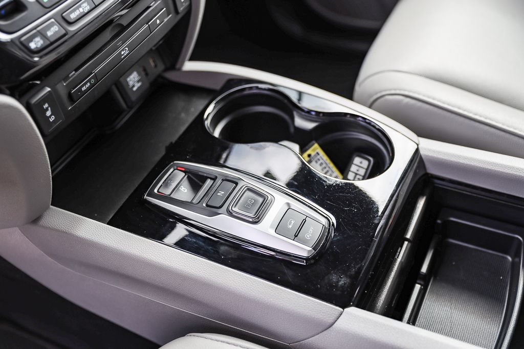 Used 2018 Honda Pilot Touring image 19