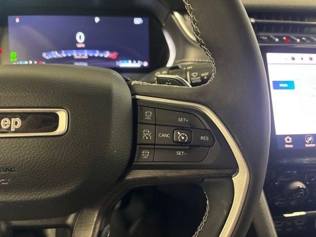 Used 2023 Jeep Grand Cherokee Limited AWD/4WD image 27