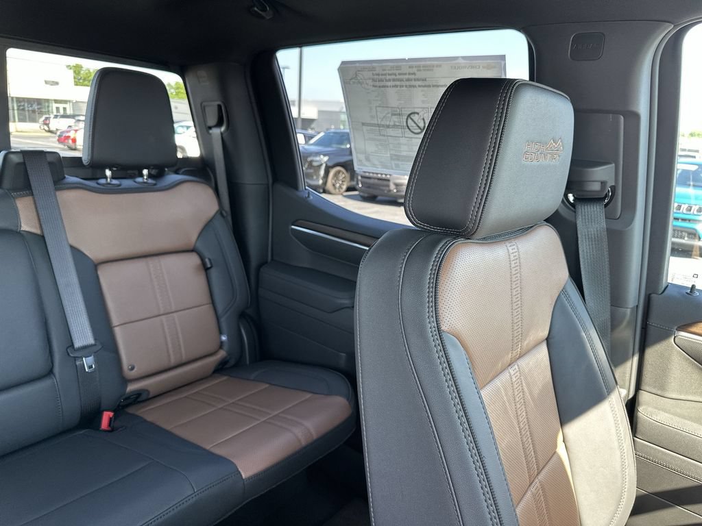 New 2026 Chevrolet Silverado 1500 High Country w/ Technology Package AWD/4WD image 14