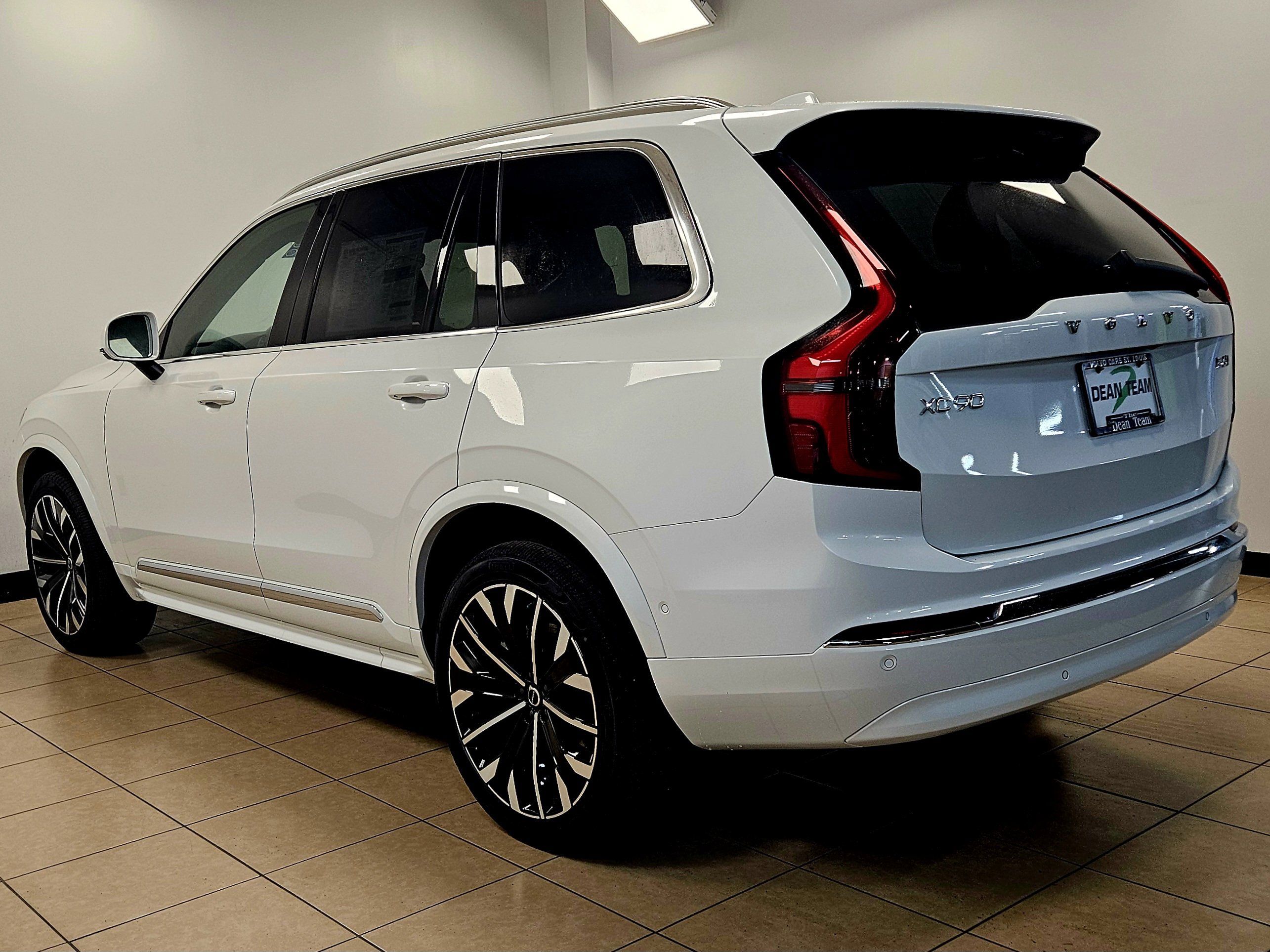 New 2026 Volvo XC90 B6 Plus w/ Protection Package AWD/4WD image 6