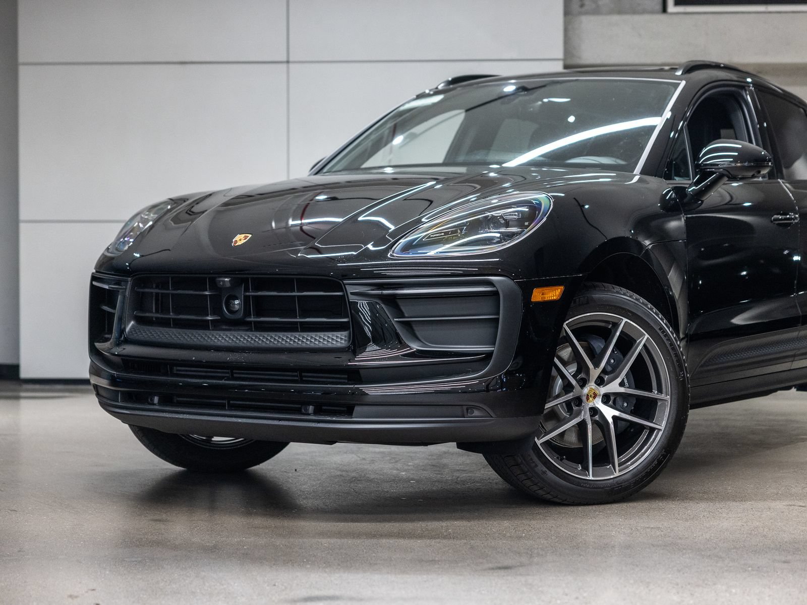 Certified 2026 Porsche Macan AWD/4WD image 21