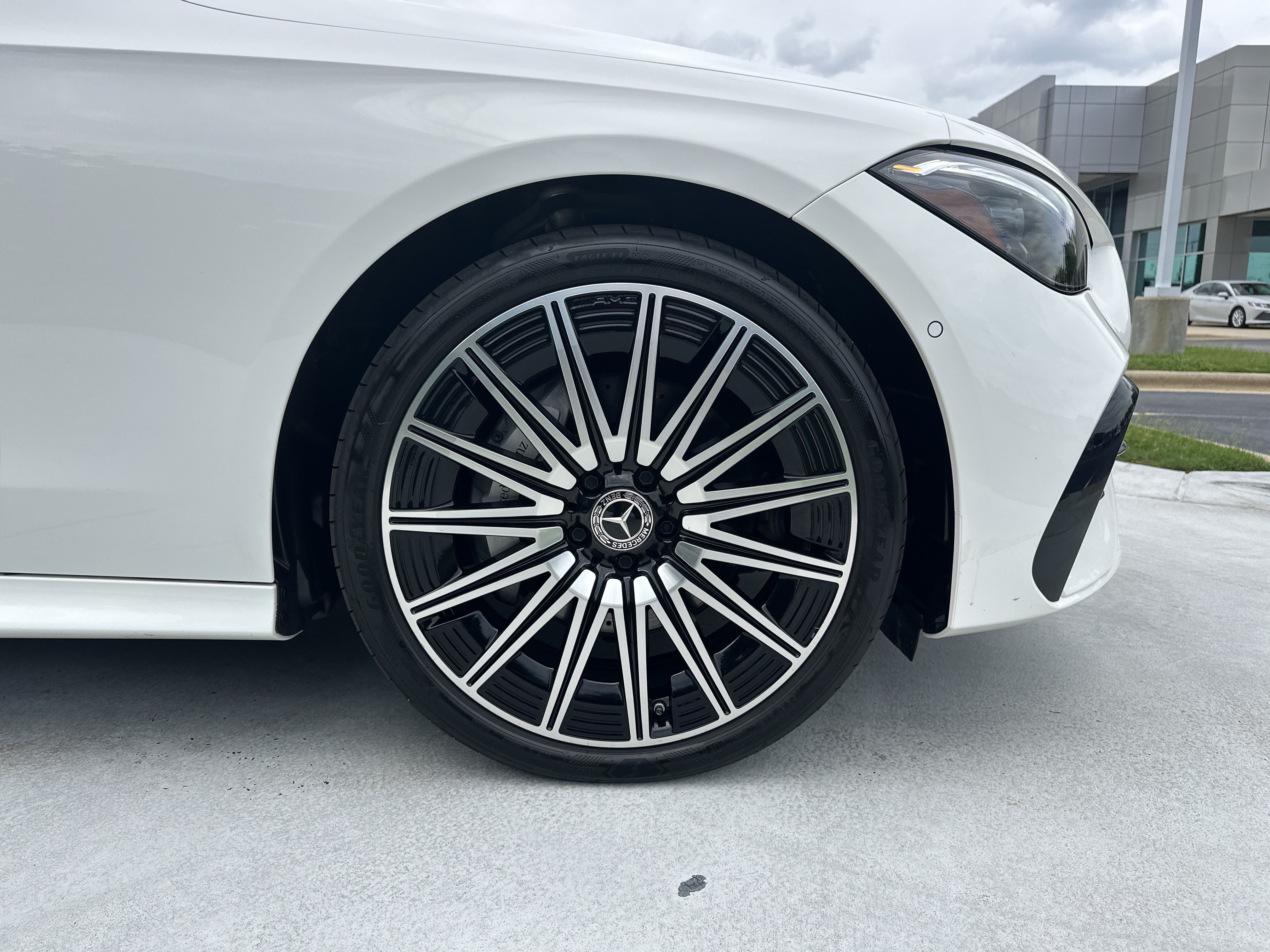 Used 2024 Mercedes-Benz CLE 300 4MATIC Coupe image 13