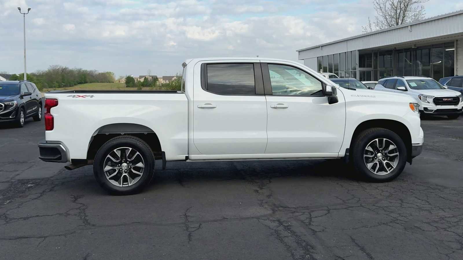 Certified 2023 Chevrolet Silverado 1500 LT AWD/4WD image 9