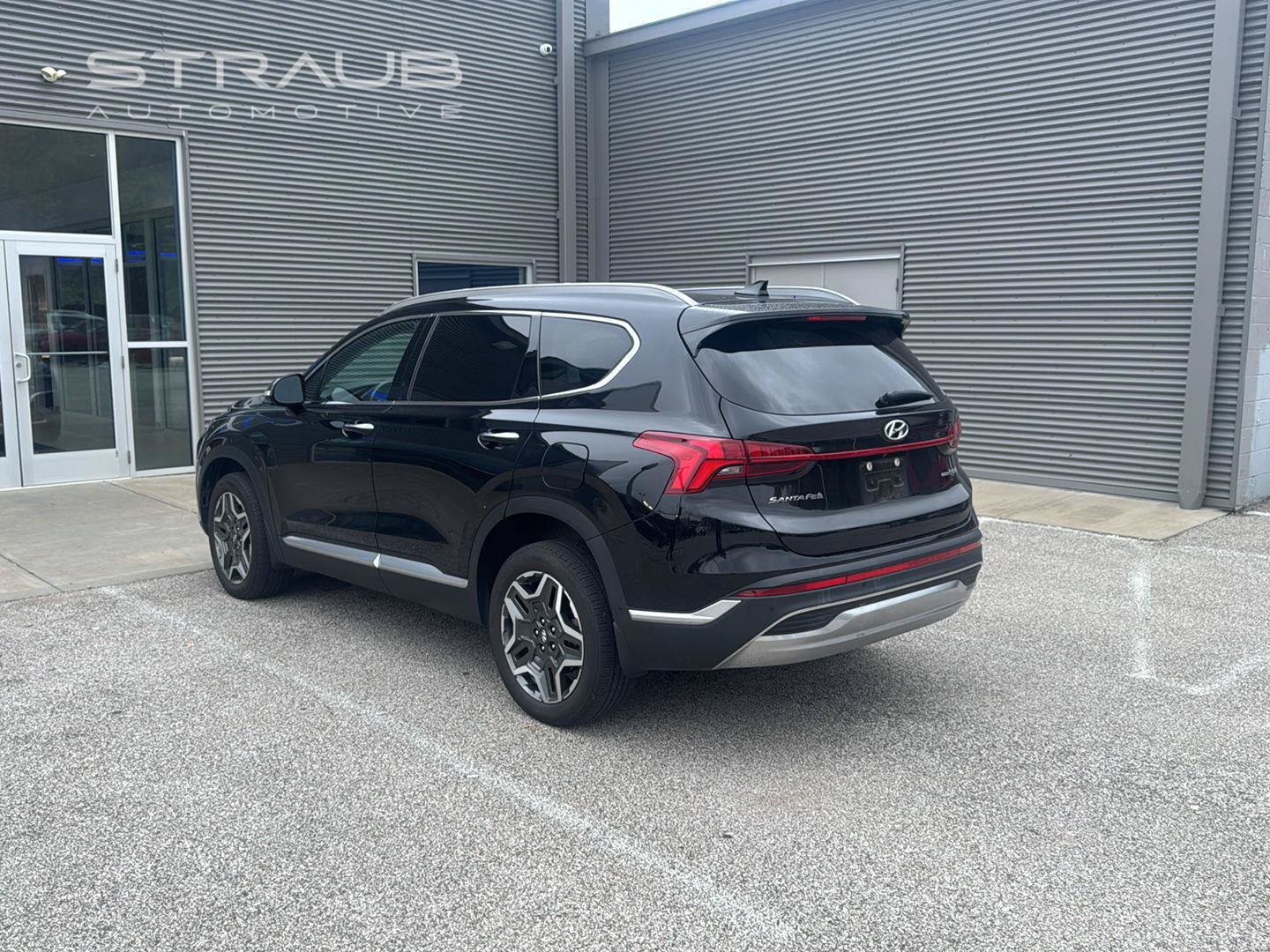 Used 2023 Hyundai Santa Fe Limited w/ Cargo Package AWD/4WD image 5