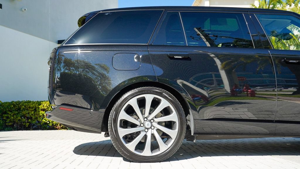 Used 2023 Land Rover Range Rover Long Wheelbase Autobiography AWD/4WD image 26