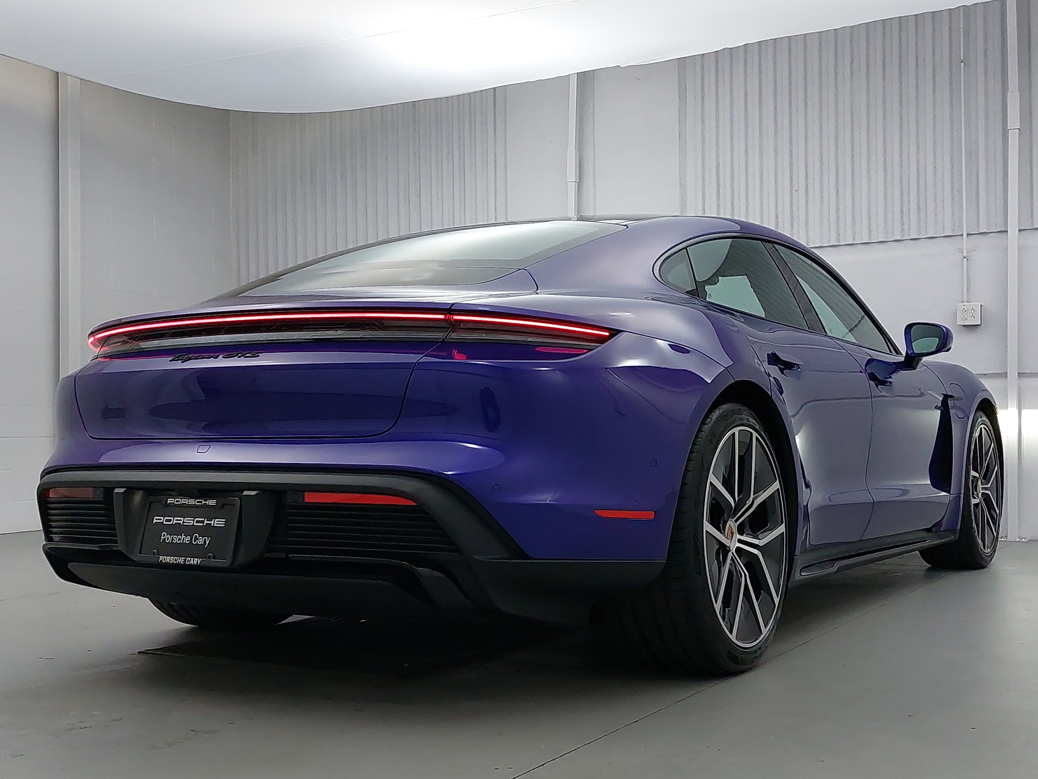 New 2025 Porsche Taycan GTS image 7