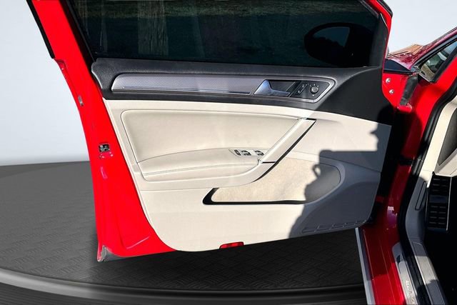 Used 2017 Volkswagen Golf Alltrack S image 19