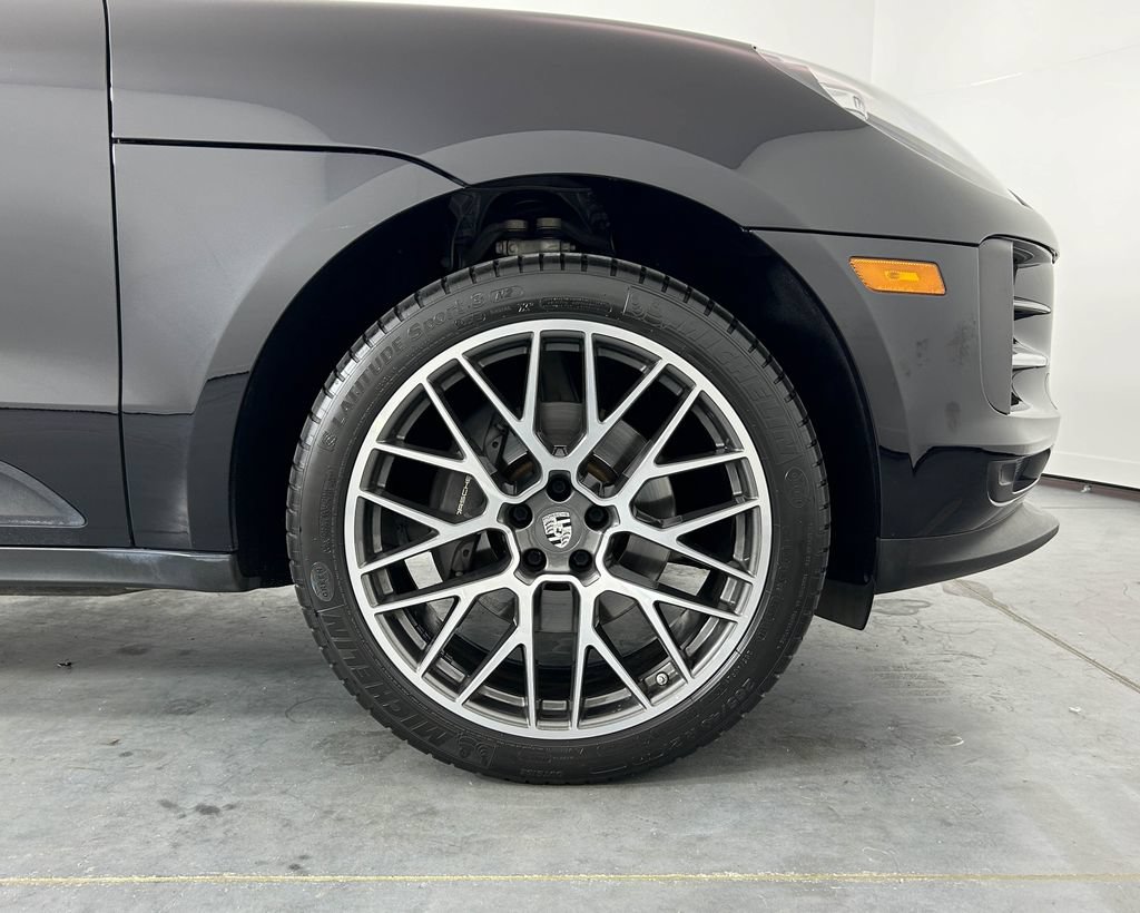 Certified 2020 Porsche Macan AWD/4WD image 11