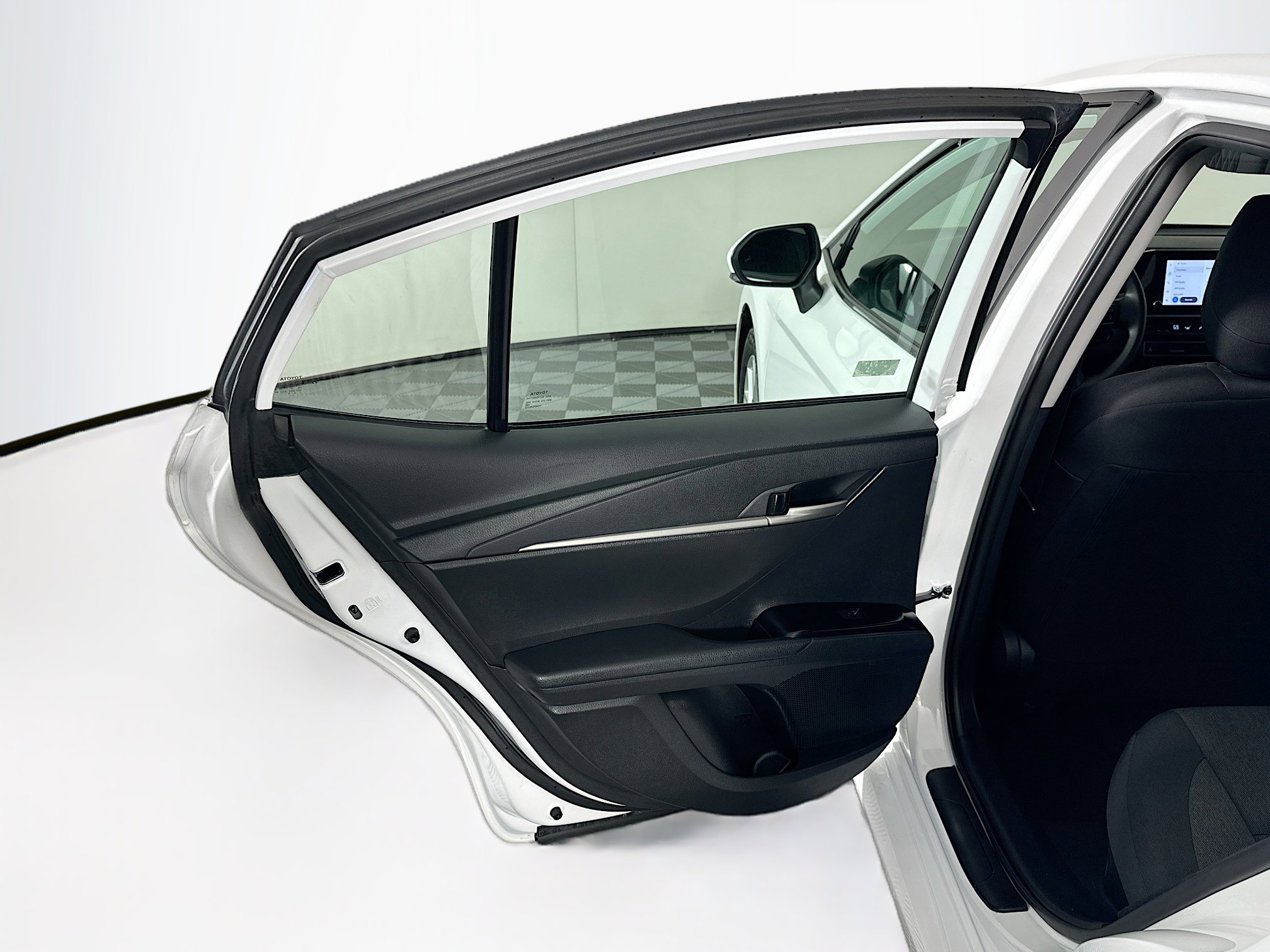 Used 2025 Toyota Camry LE image 25