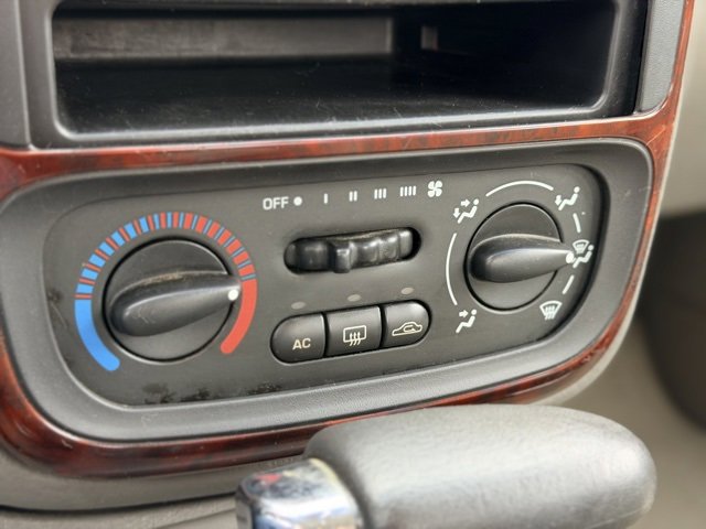 Used 2002 Saturn L-Series L200 image 11