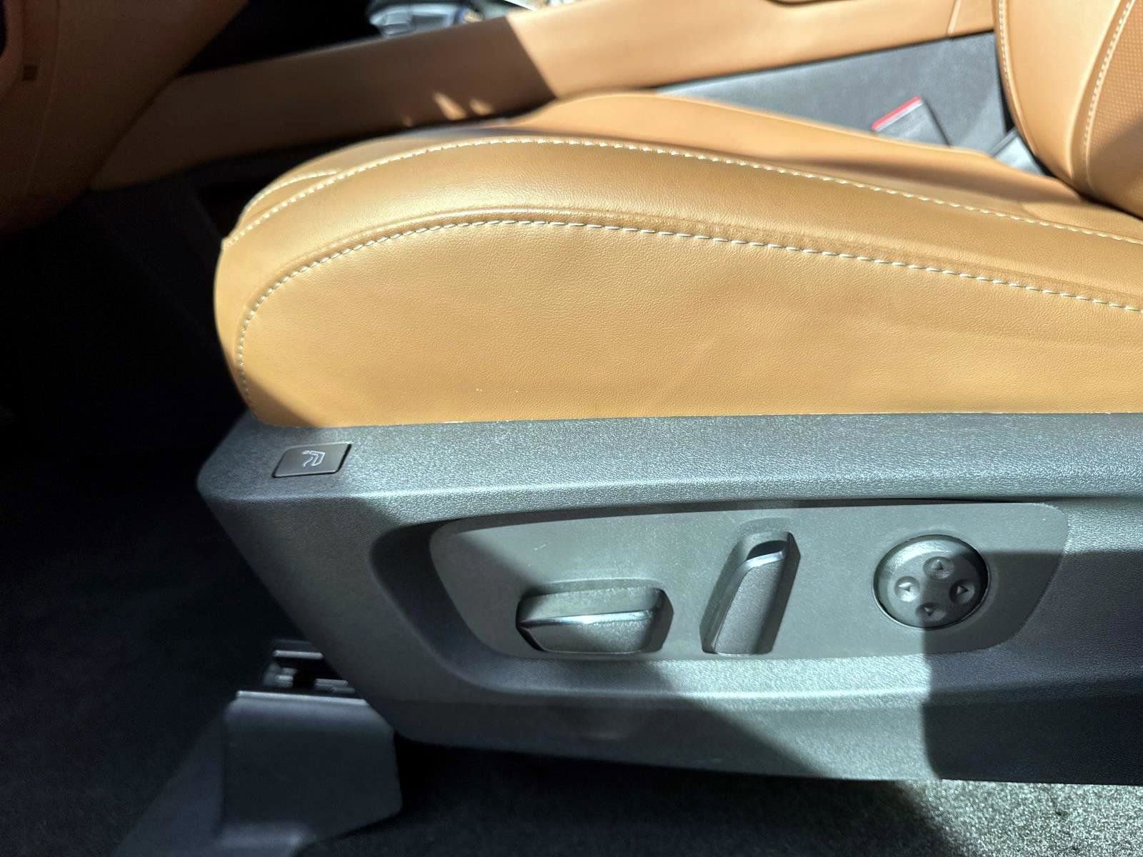 Certified 2025 INFINITI QX60 Sensory image 10