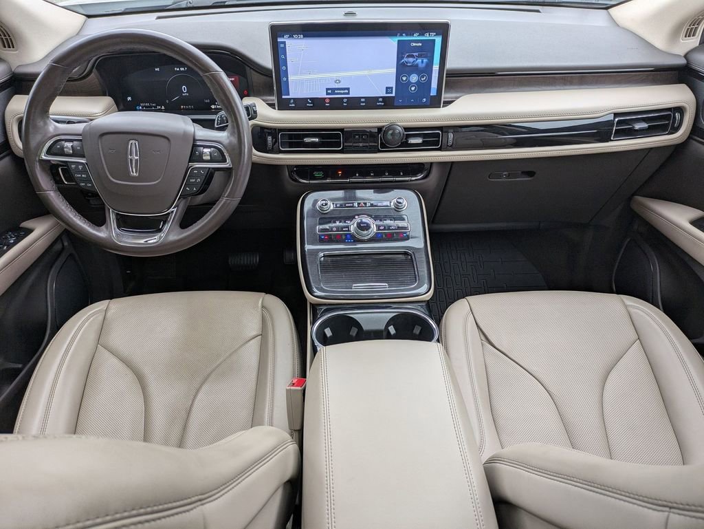 Used 2023 Lincoln Nautilus Reserve w/ Luxury Package image 16