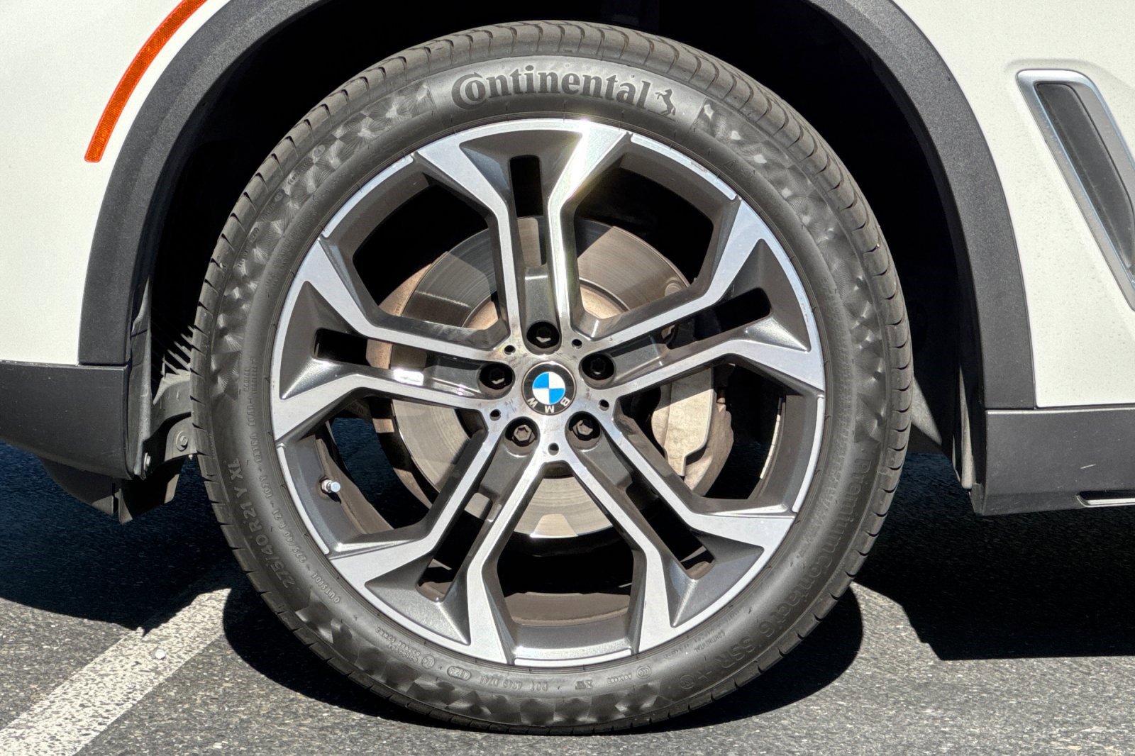 Used 2023 BMW X5 xDrive40i w/ Climate Comfort Package AWD/4WD image 72