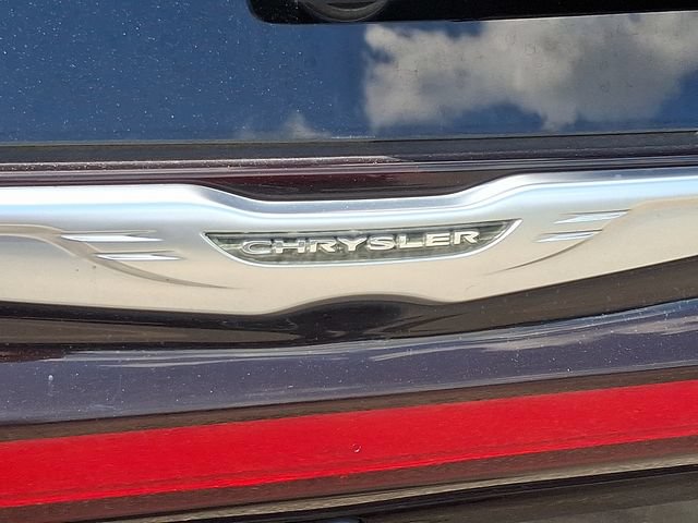 Used 2023 Chrysler Pacifica Limited FWD image 28