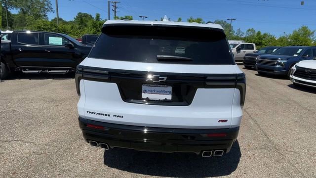 New 2026 Chevrolet Traverse RS w/ LPO, Floor Liner Package AWD/4WD image 9