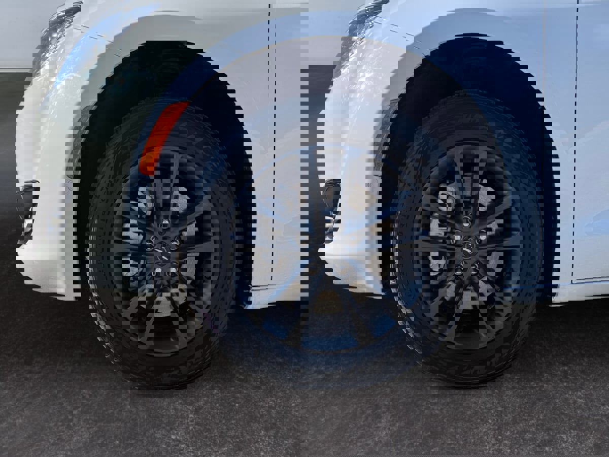 Used 2020 Chrysler Pacifica Touring-L image 9