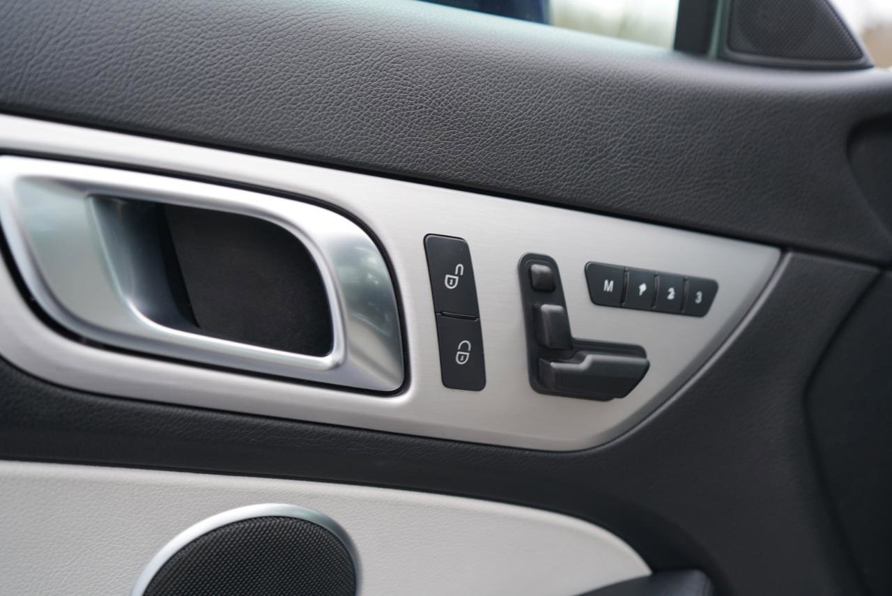 Used 2015 Mercedes-Benz SLK 250 image 35