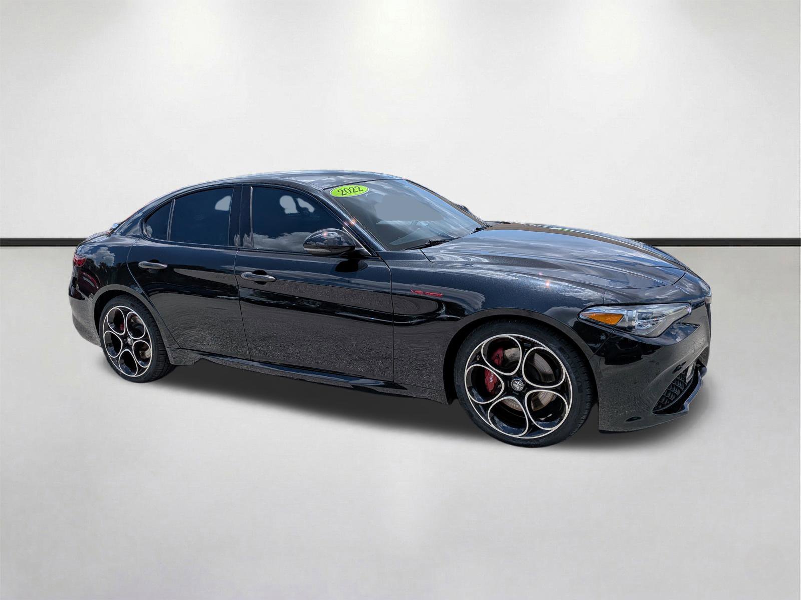 Used 2022 Alfa Romeo Giulia Veloce RWD image 1
