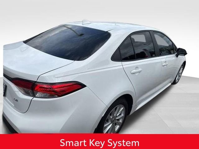 Used 2025 Toyota Corolla LE w/ LE Premium Package image 6