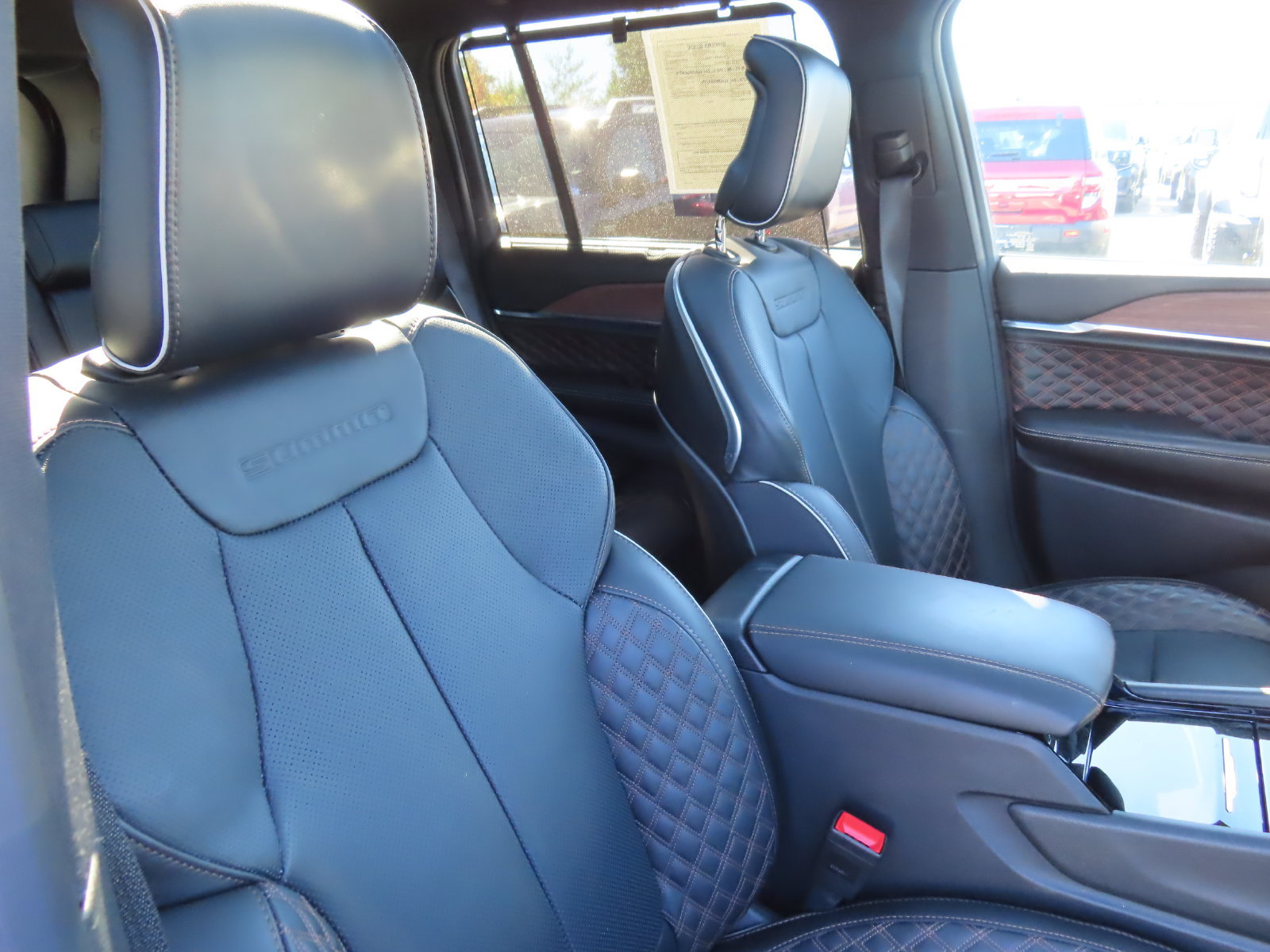 Used 2025 Jeep Grand Cherokee Summit w/ Adv Protech Group IV AWD/4WD image 35