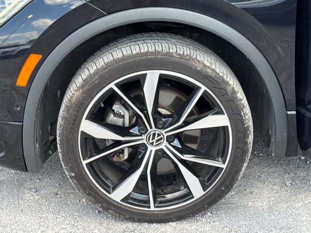 Used 2022 Volkswagen Tiguan SEL R-Line AWD/4WD image 25