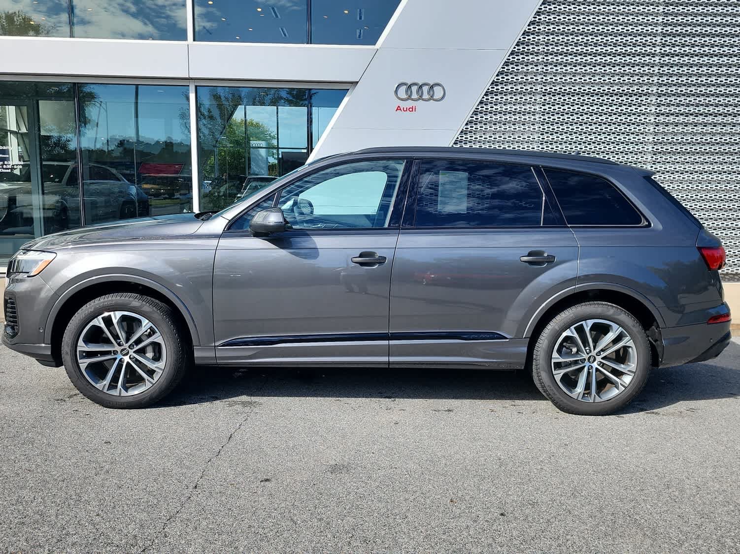 Used 2026 Audi Q7 2.0T Premium AWD/4WD image 4