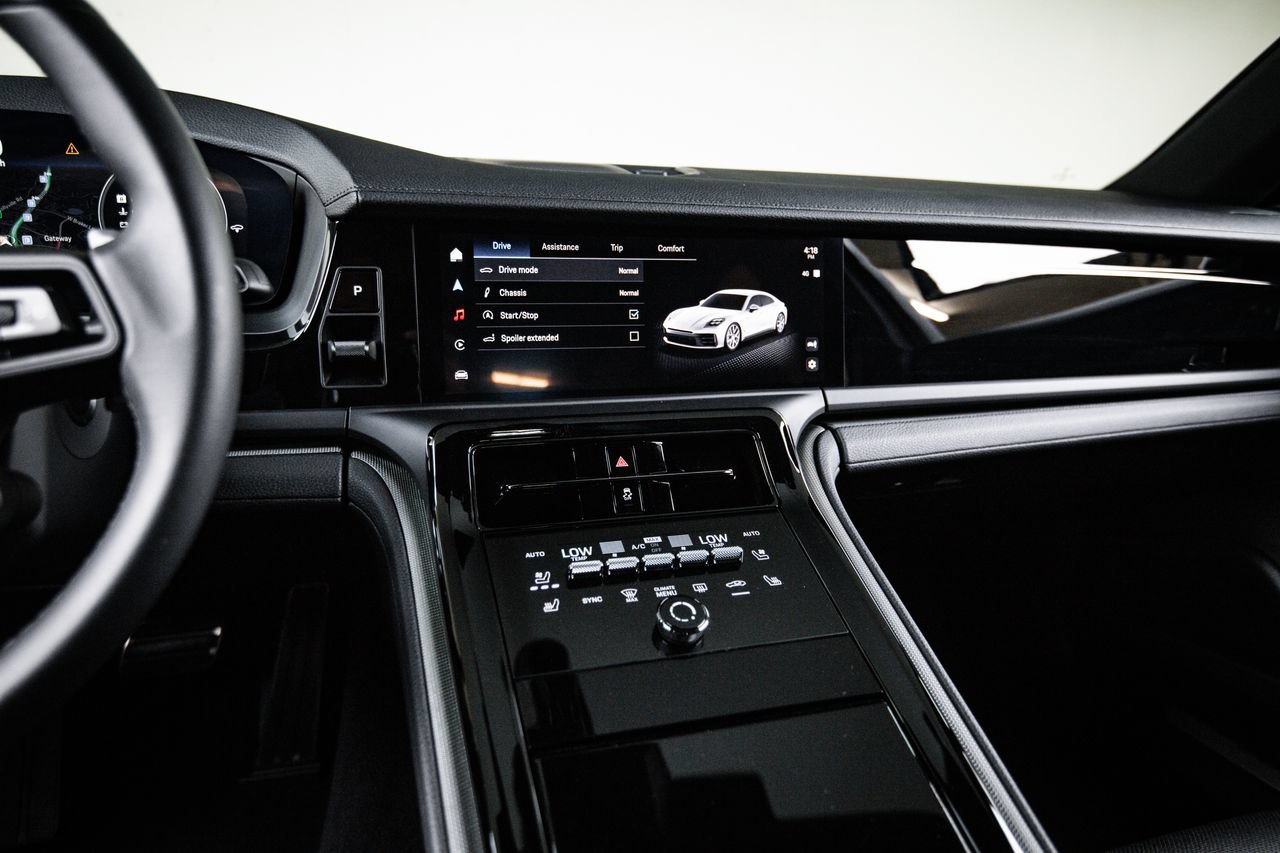 Certified 2025 Porsche Panamera image 19