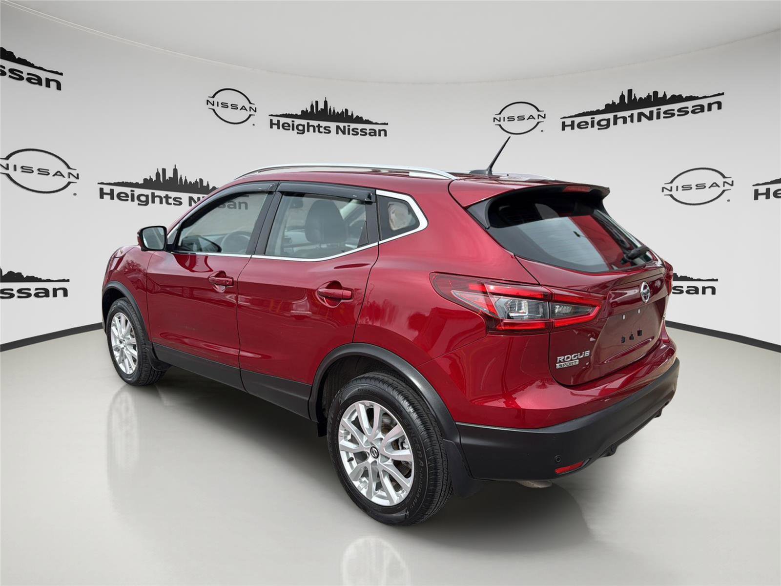 Used 2020 Nissan Rogue Sport SV w/ Technology Package image 2