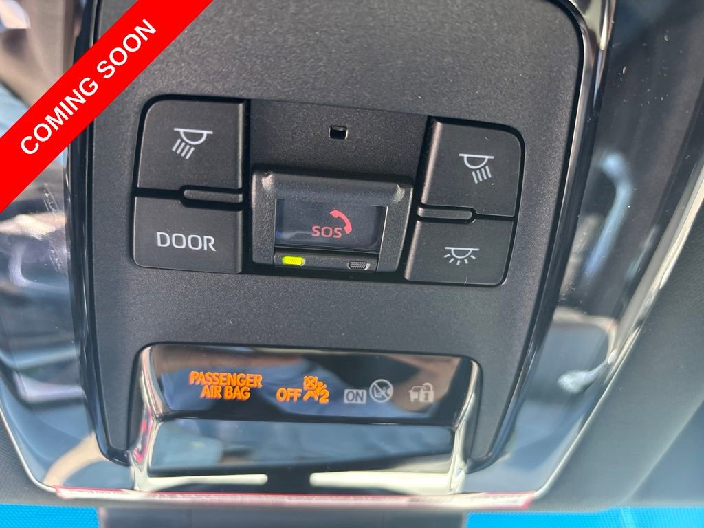 Used 2024 Toyota Venza XLE AWD/4WD image 29