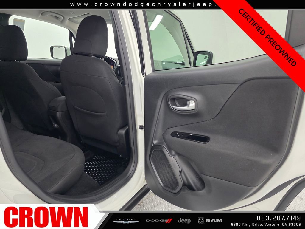 Certified 2020 Jeep Renegade Latitude w/ Cold Weather Group AWD/4WD image 14