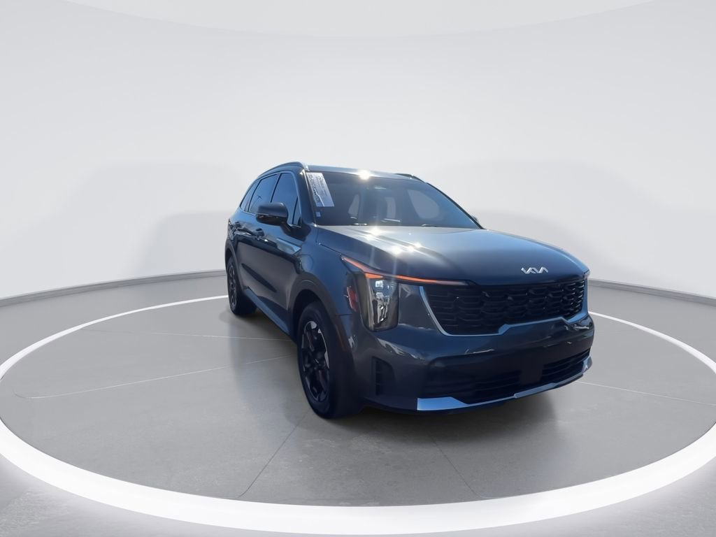 Used 2025 Kia Sorento S FWD image 2