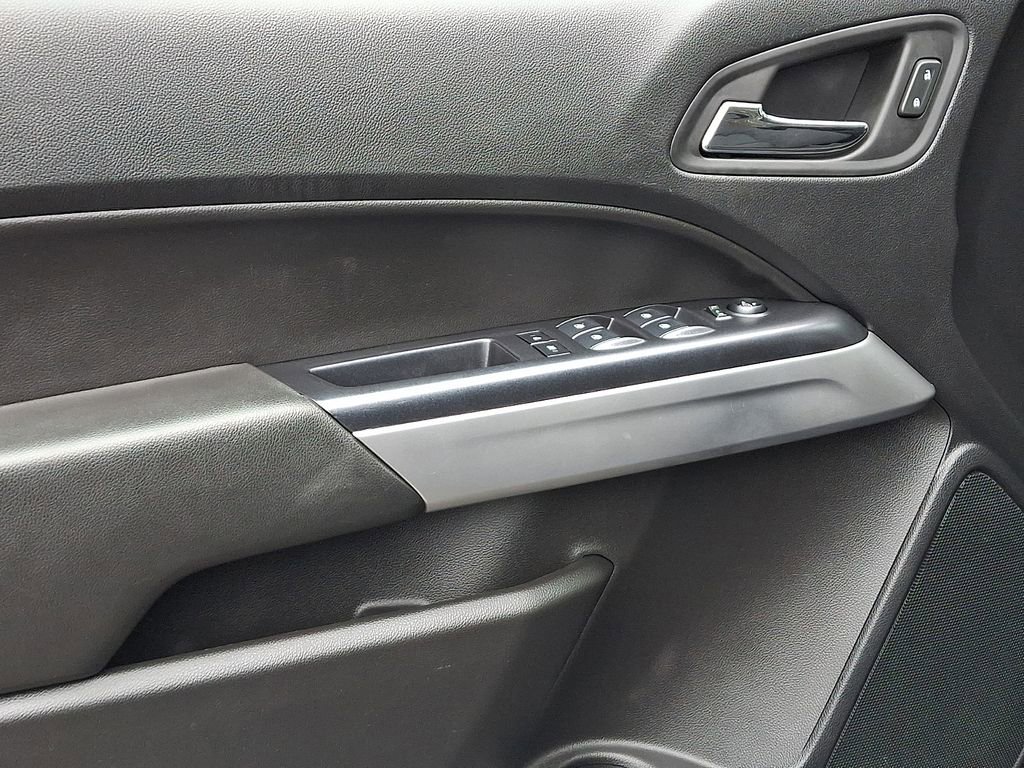 Used 2020 Chevrolet Colorado LT w/ LT Convenience Package AWD/4WD image 13