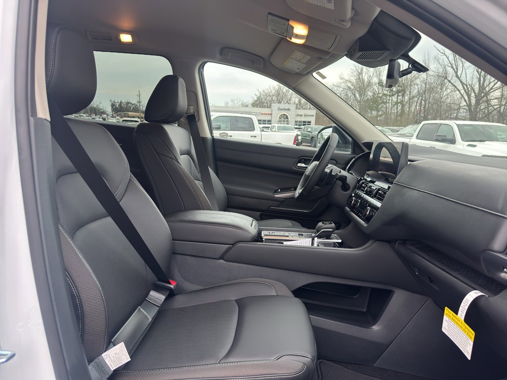 New 2026 Nissan Pathfinder SL image 17