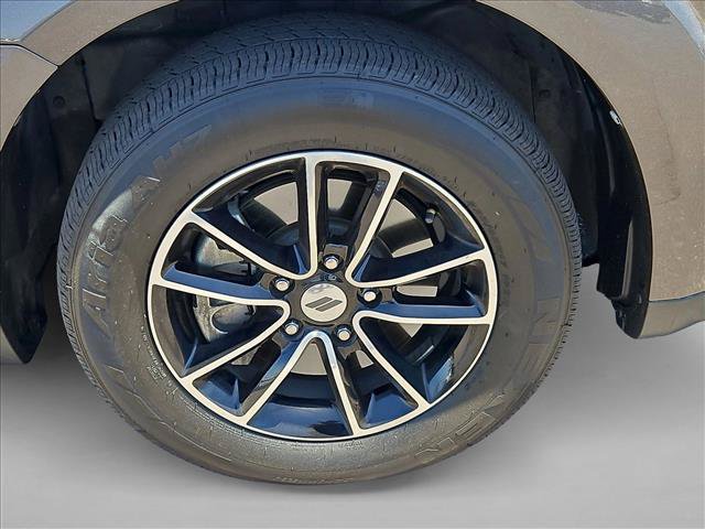 Used 2019 Dodge Journey Crossroad w/ Driver Convenience Group FWD image 27