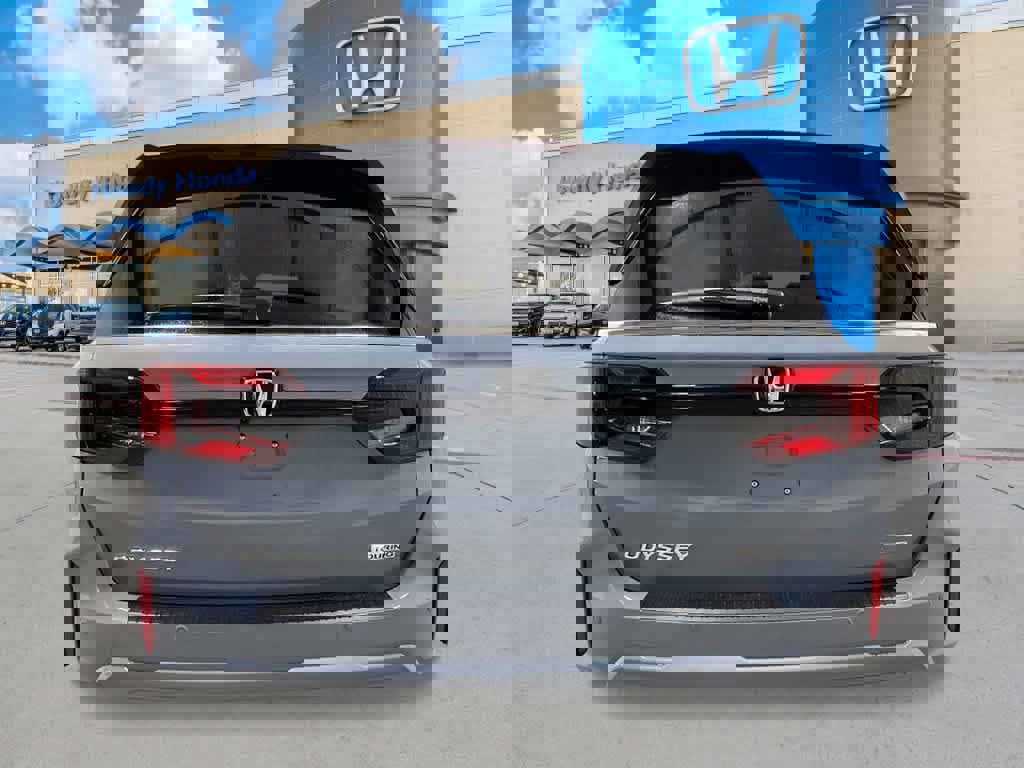 New 2026 Honda Odyssey Touring image 4