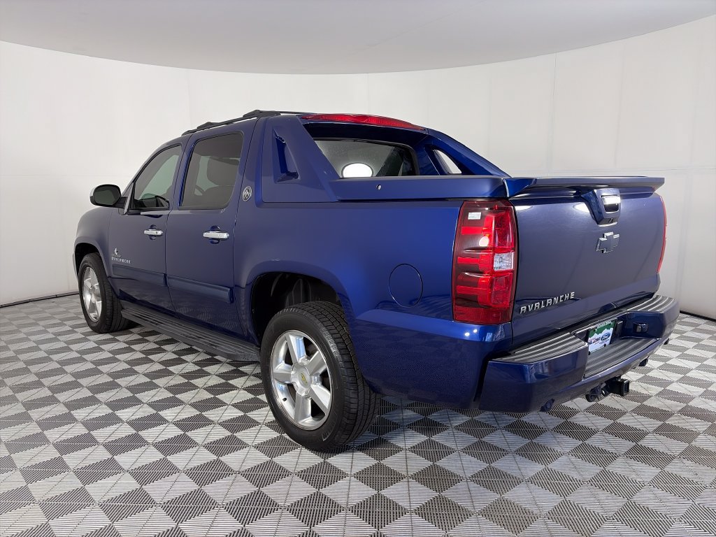 Used 2013 Chevrolet Avalanche LT w/ Texas Edition RWD image 5