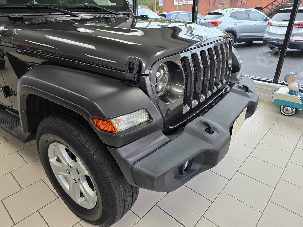 Used 2022 Jeep Wrangler Unlimited Sport image 5