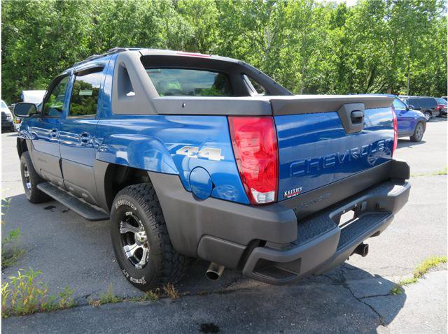 Used 2003 Chevrolet Avalanche 4x4 w/ Driver Convenience Package image 16