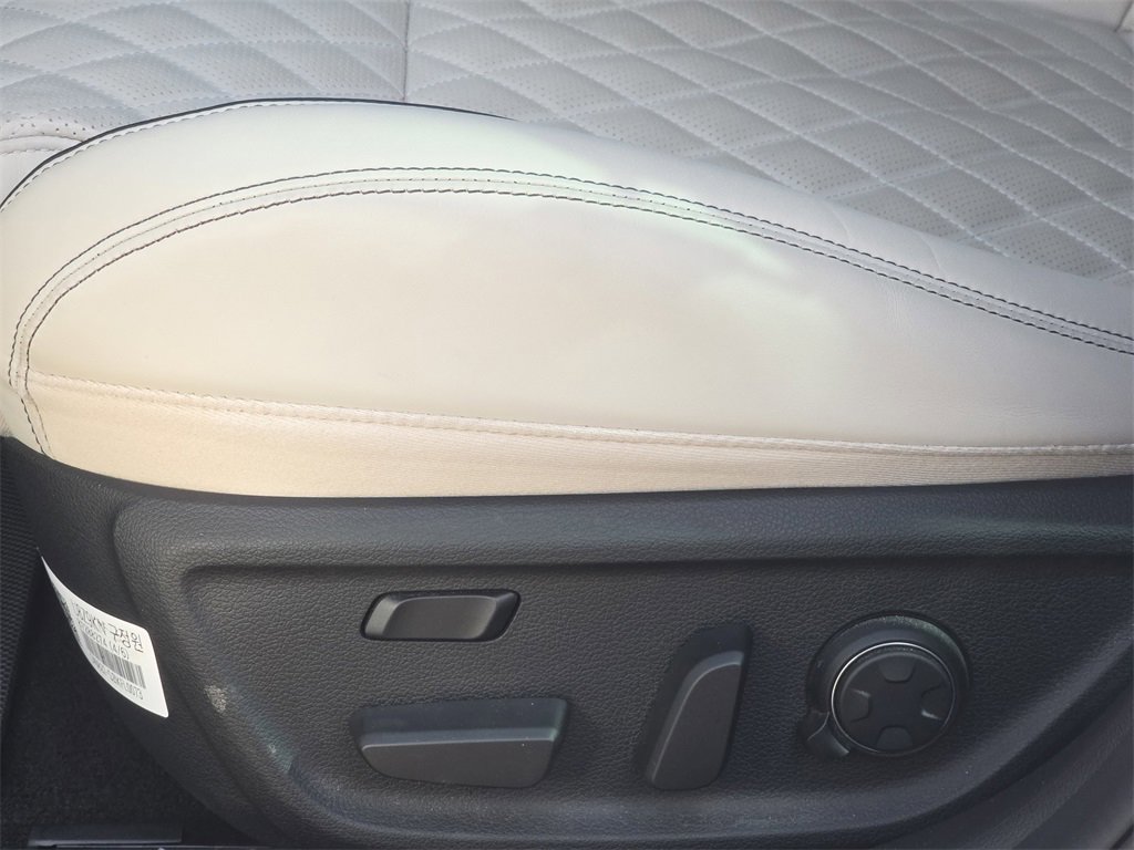 Used 2025 Genesis G70 3.3T Advanced w/ Sport Prestige Package image 28