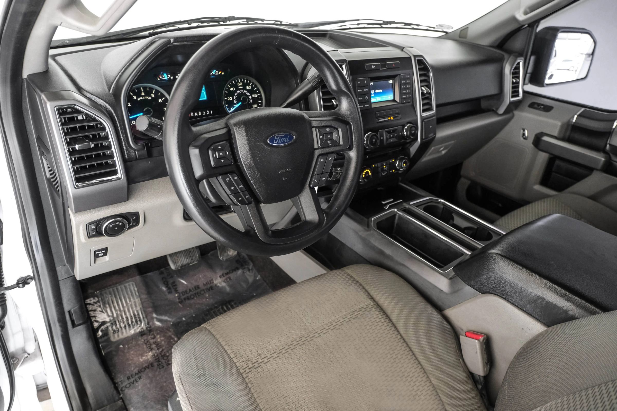 Used 2015 Ford F150 XLT image 2