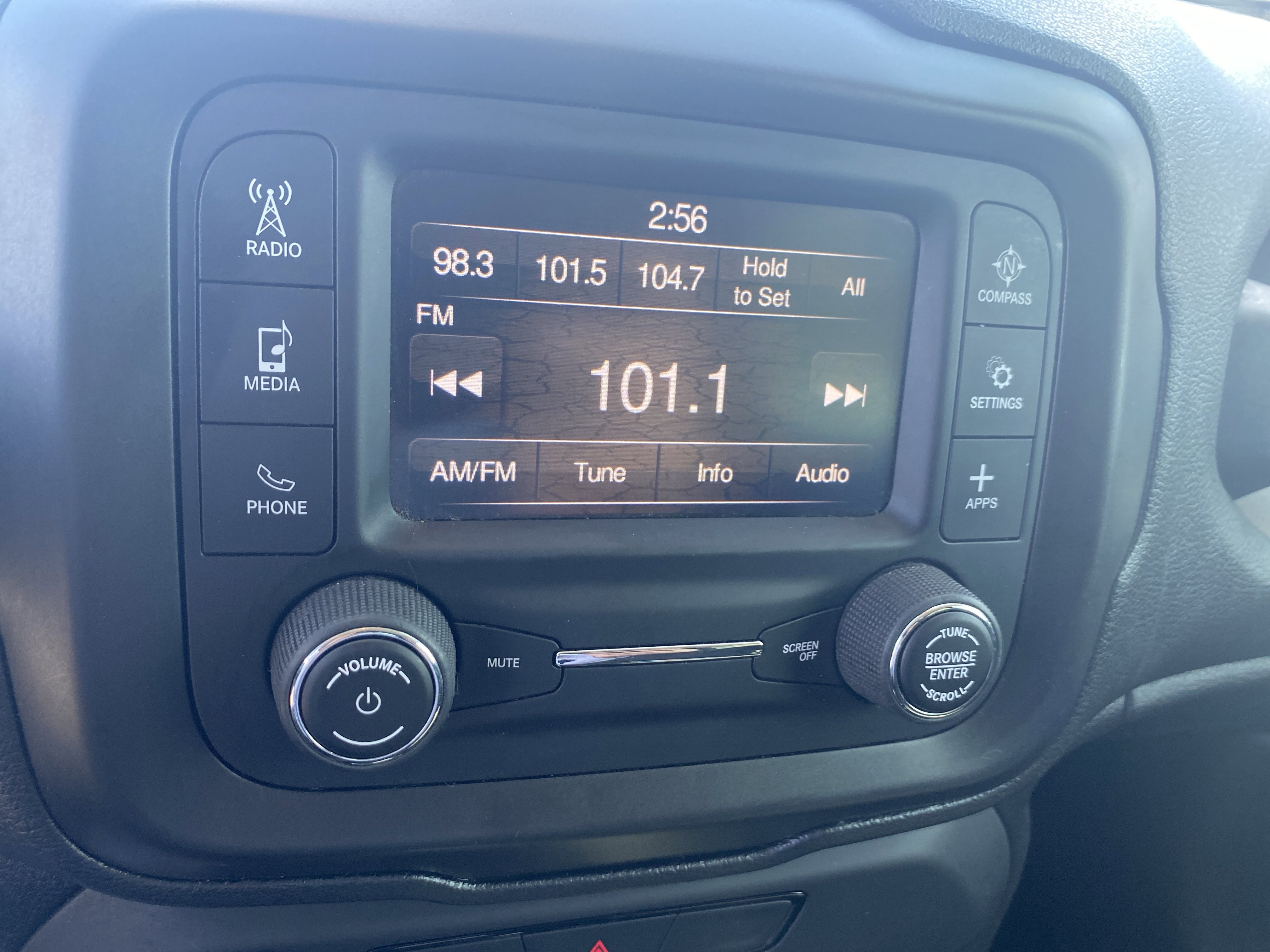 Used 2019 Jeep Renegade Sport FWD image 14