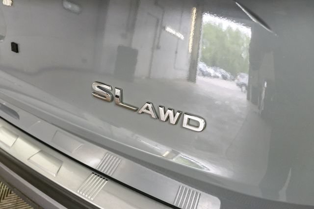 Used 2023 Nissan Rogue SL AWD/4WD image 9