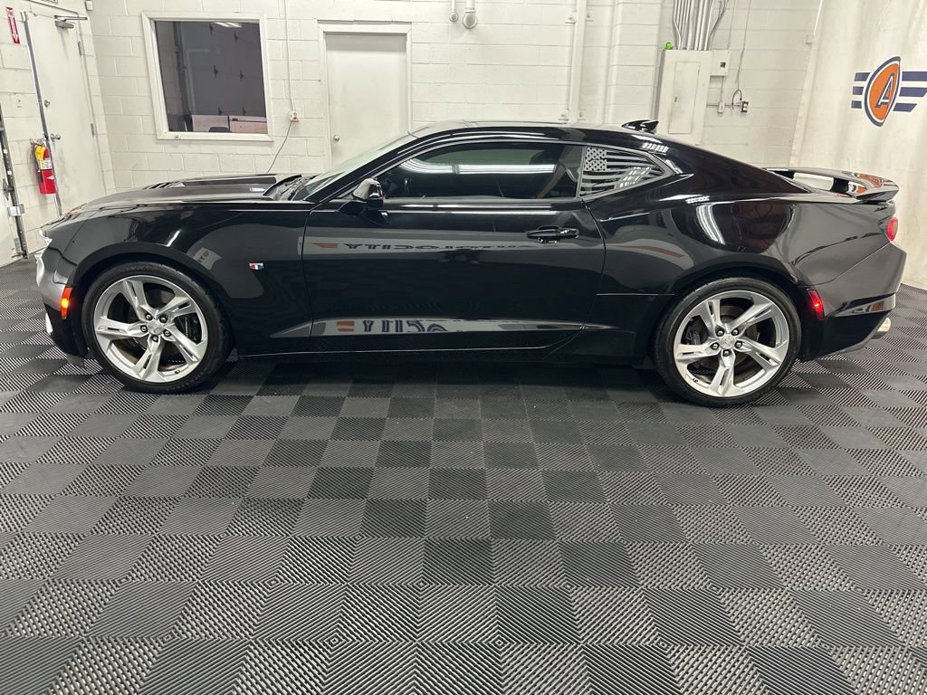 Used 2019 Chevrolet Camaro SS RWD image 6