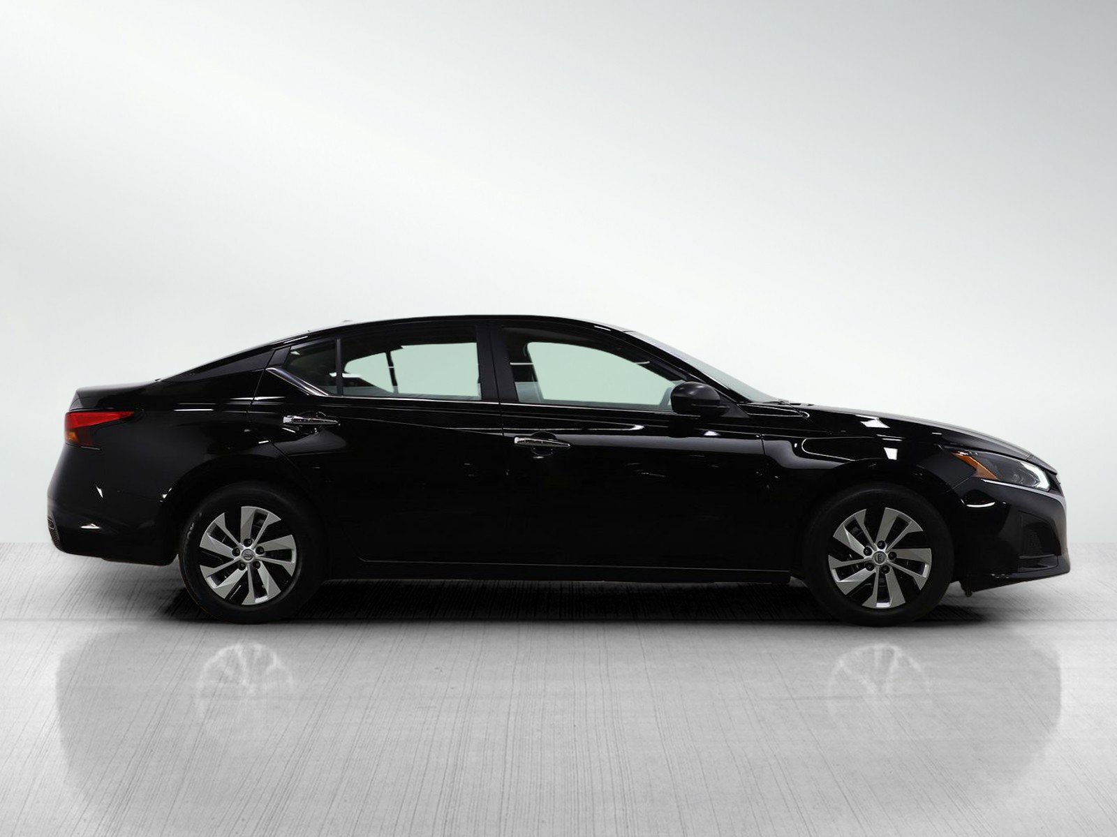 Used 2025 Nissan Altima 2.5 S image 6