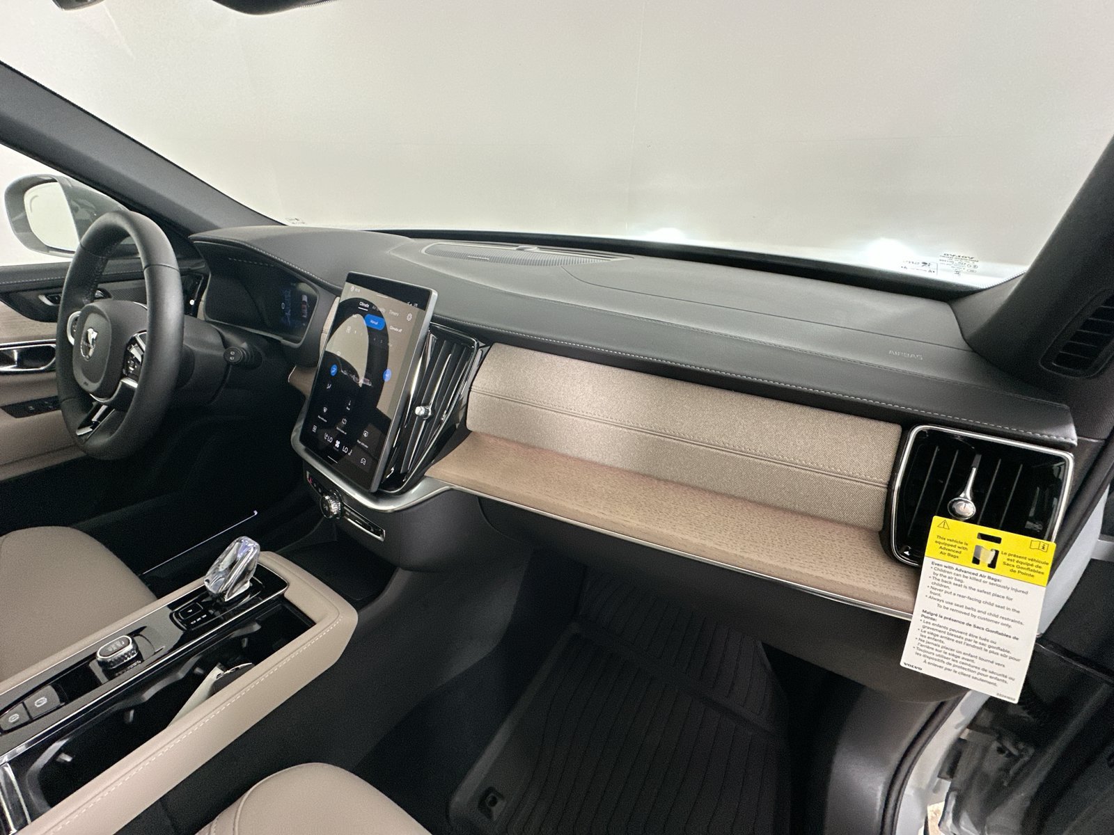 New 2026 Volvo XC90 T8 Plus w/ Protection Package Premier AWD/4WD image 45